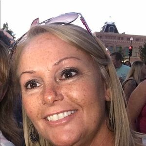 Meet your Posher, Linda